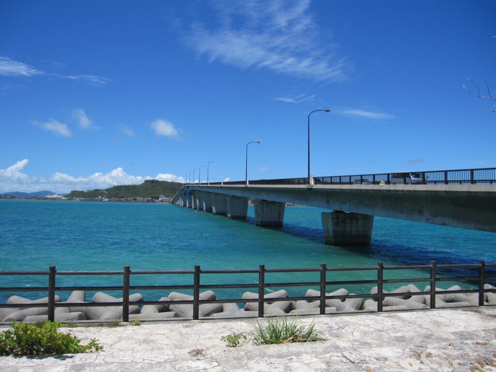 沖縄の風景 浜比嘉大橋 うるま市浜比嘉島の写真素材107631742-