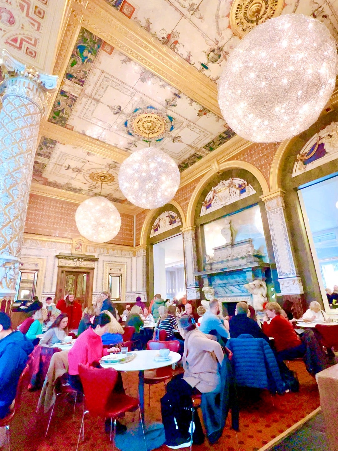 ロンドンひとり旅日記 V&A美術館 ギャンブルカフェ