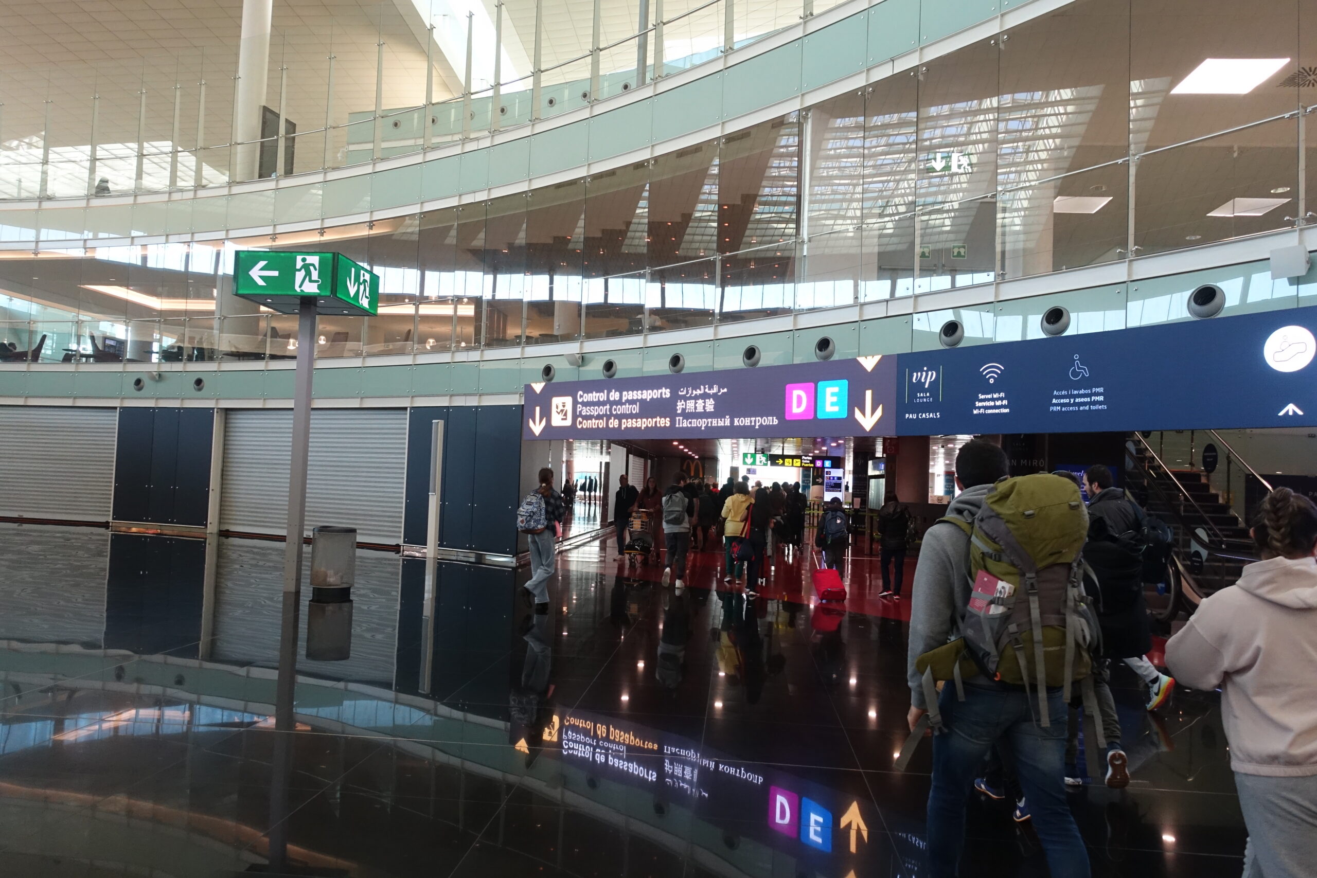 バルセロナの空港を徹底調査！旅行前に知るべき7つの特徴 - Spin The