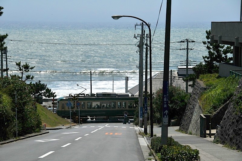 スラムダンク 踏切の場所は？江ノ電・鎌倉高校前の踏切はここ！ –