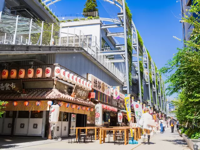 再開発の渋谷、若者文化と日本古来の文化の融合 - YouTube