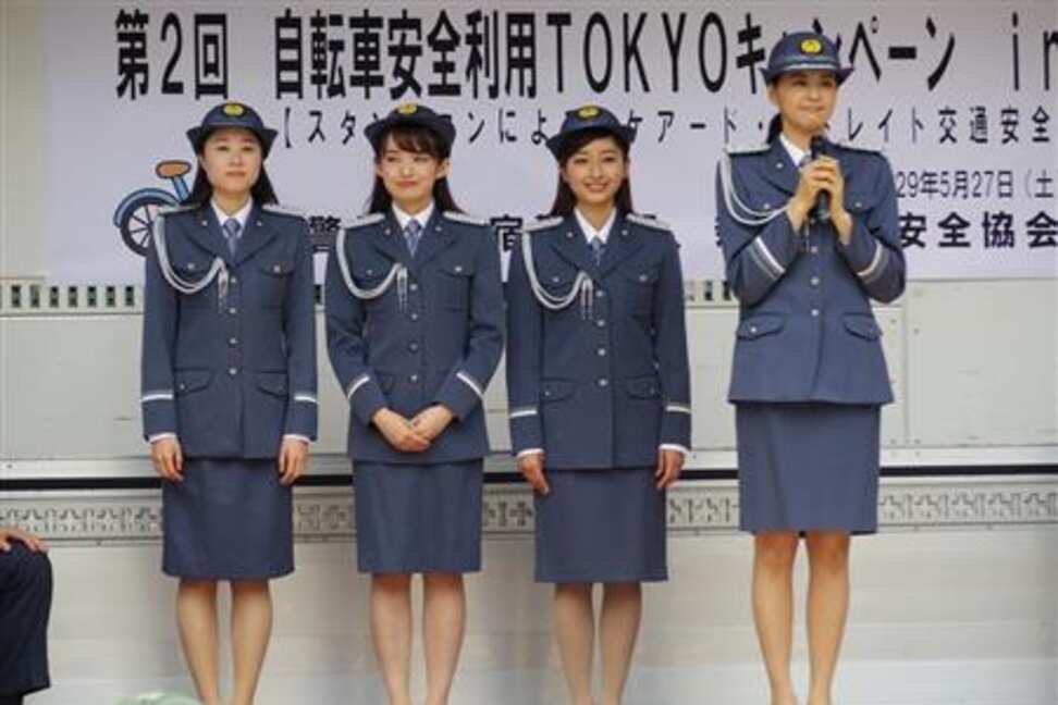 人気ものまね芸人「彼女とツーリング」三輪バイクにまたがる姿が素敵「かわいい」「長瀬智也みたい」 - スポーツ報知