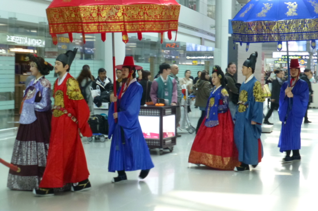 ブータン国王「震災復興へ連帯」 国会演説で強調全国ニュース四国新聞社