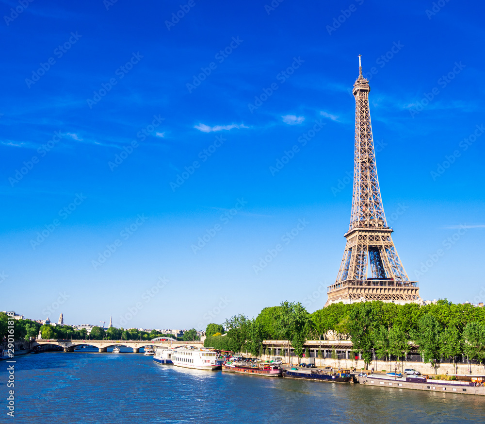 パリ、セーヌ河岸 : 文化遺産見学案内所