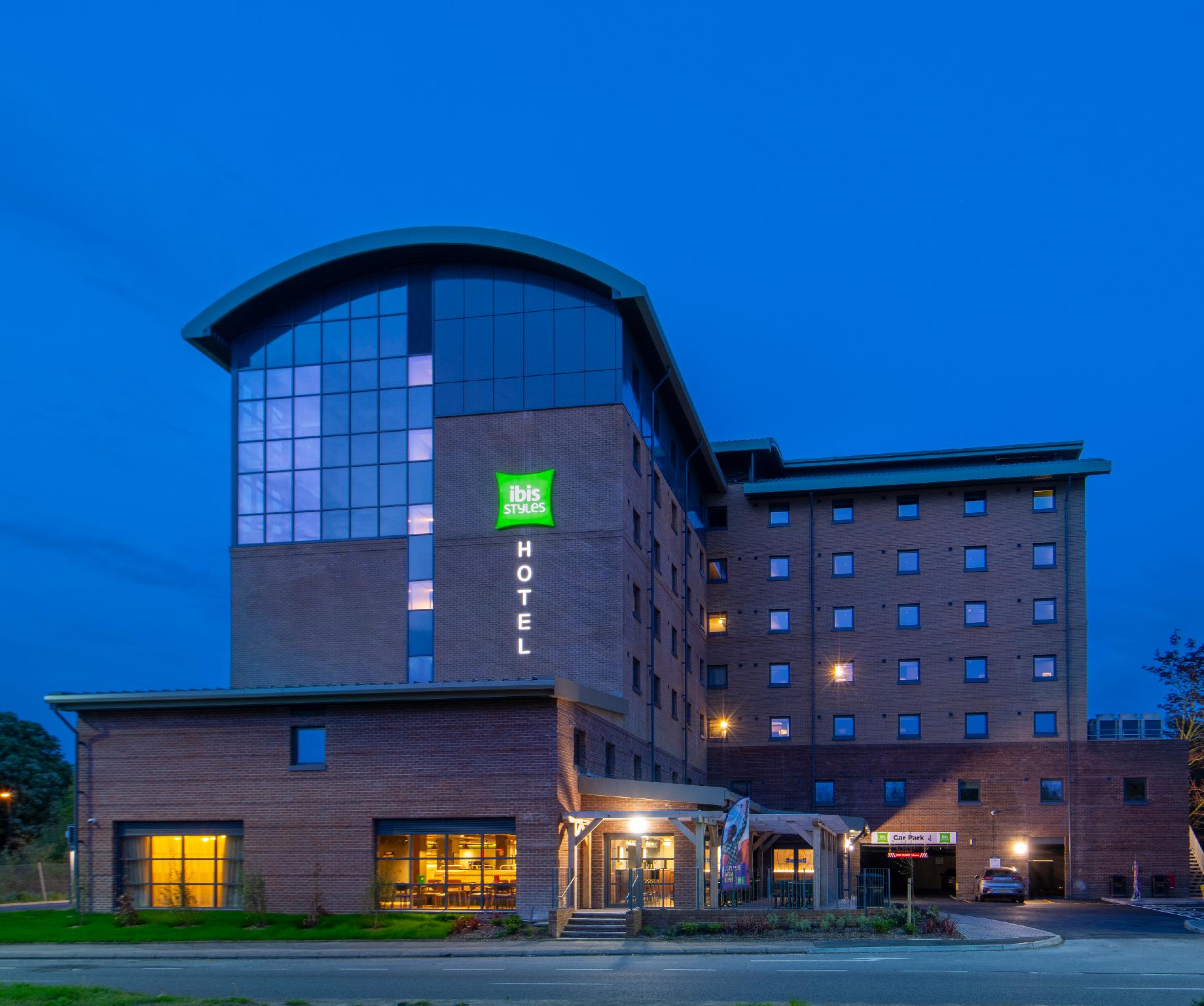 ガトウィック空港近くのホテルガトウィック サウス ターミナル ホテルAccor -