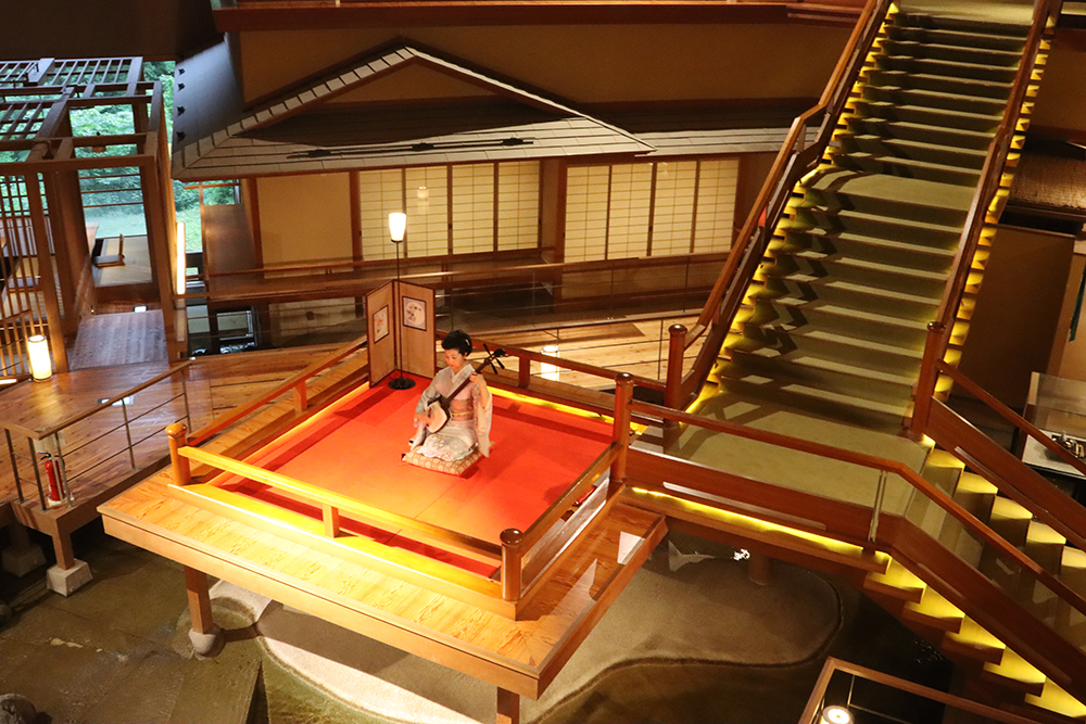 無限城のような老舗旅館 以前福島に行った時に訪れた会津芦ノ牧温泉大川荘。 鬼滅の刃の無限城のような雰囲気に圧倒されました👹⁡⁡📍Location:Aizuwakamatsu-shi,Fukushima.Japan⁡ 📅2022.2