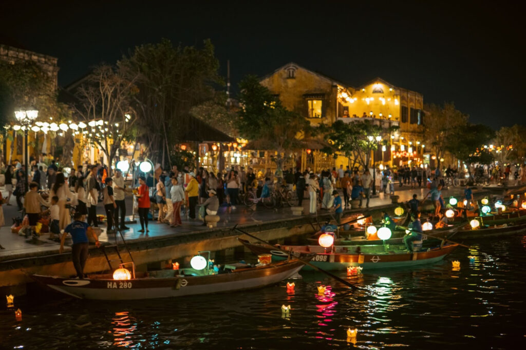 ナイトマーケット クチコミ・アクセス・営業時間ホイアン フォートラベル