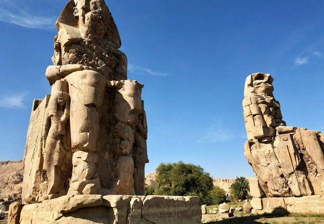 エジプト メムノンの巨像