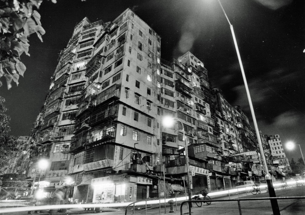 長崎の「軍艦島」と香港の「九龍城砦」軍艦島デジタルミュージアム