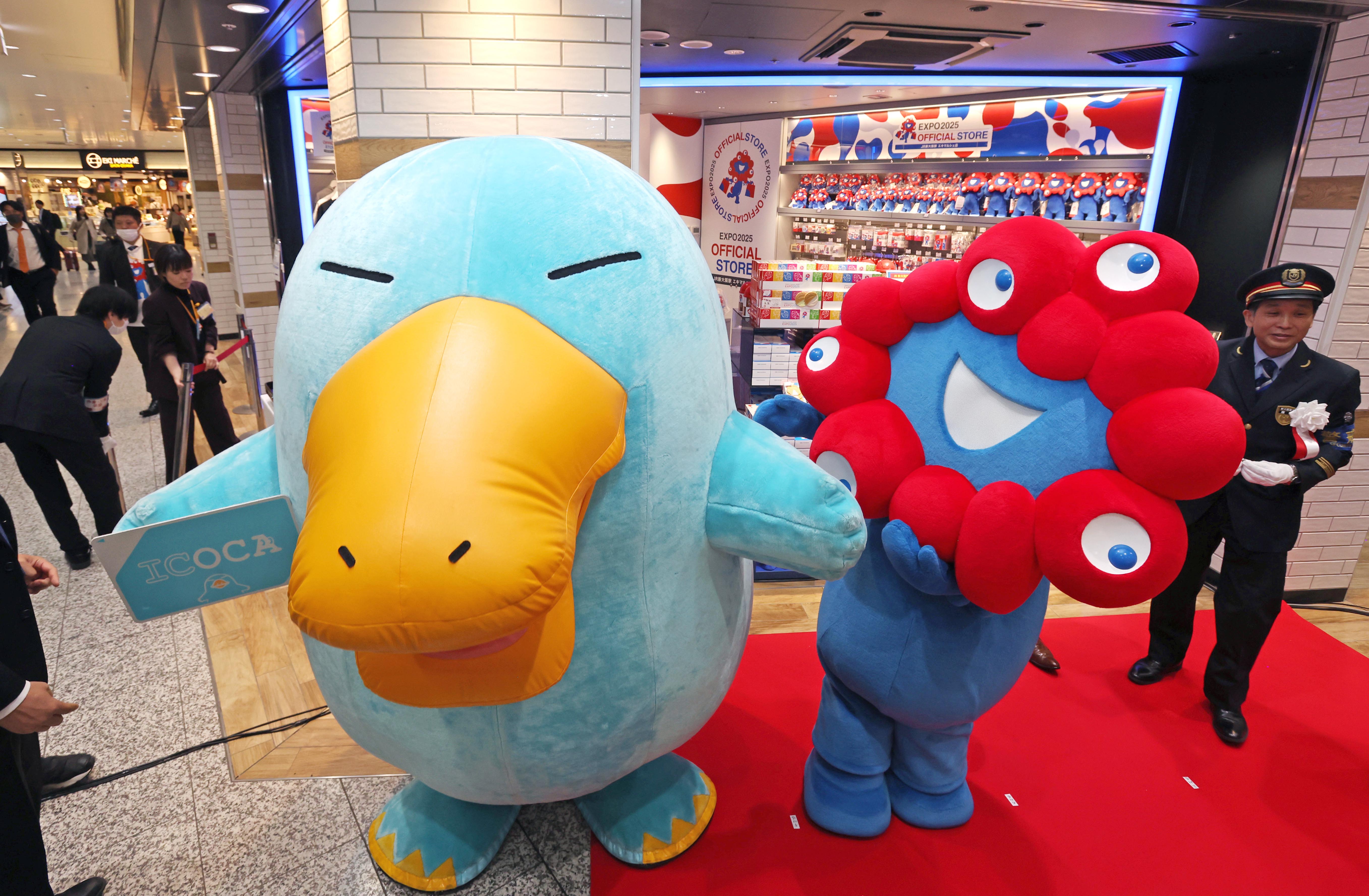 大阪駅で楽しむミャクミャクアートと心地よい休憩スペース