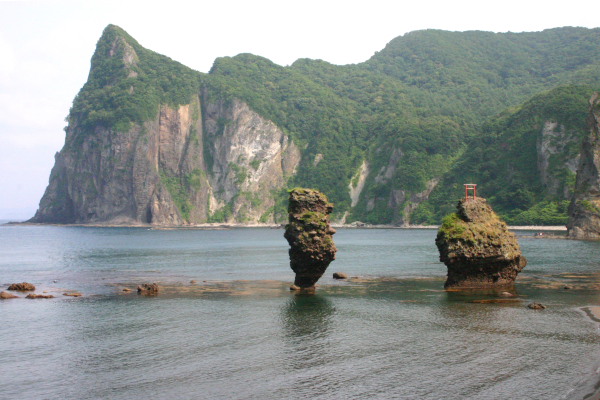 えびす岩 大黒岩 ローソク岩 セタカムイ岩ガーデニングの花咲かおまさ