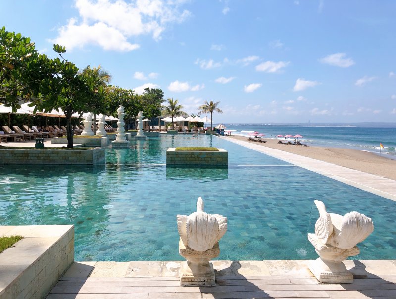 バリ島のスミニャックビーチとは？楽しみ方やおすすめホテル&買い物情報を解説バリ島バリイクマガジン