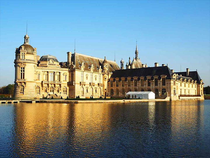 シャンティイ城』パリから30分で行ける美しい古城Noel's Travels