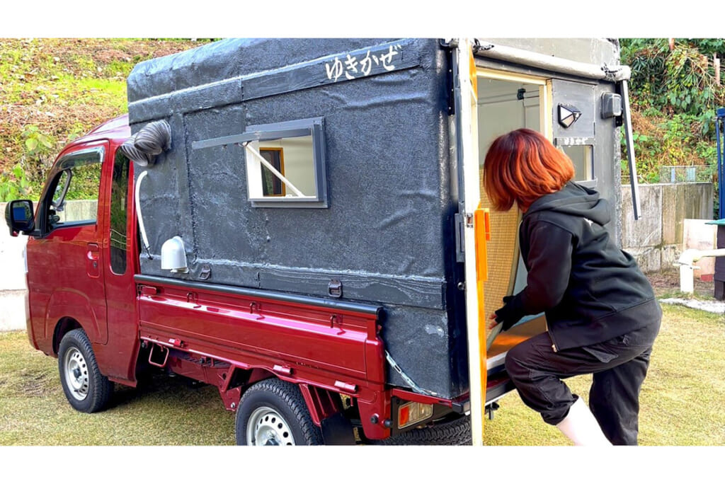 軽トラ1台で仕事とソト遊びを両立させる荷台カスタム！ 超簡単に脱着ができる軽トラの荷台専用キャリア「トラレール」 但東自動車J-tanto