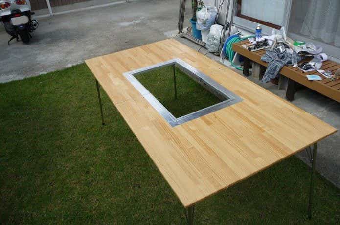 100均グッズで整理整頓！キャンプの「テーブルまわり収納」をDIY自作・DIYBE-PAL キャンプ、アウトドア、自然派生活の情報源ビーパル