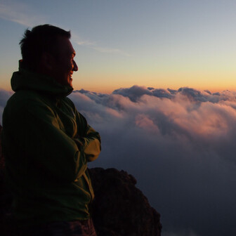 ナイトハイクに必要な持ち物とメリット・デメリット、野生動物等のリスク回避 - アオヒゲ危機一髪♪