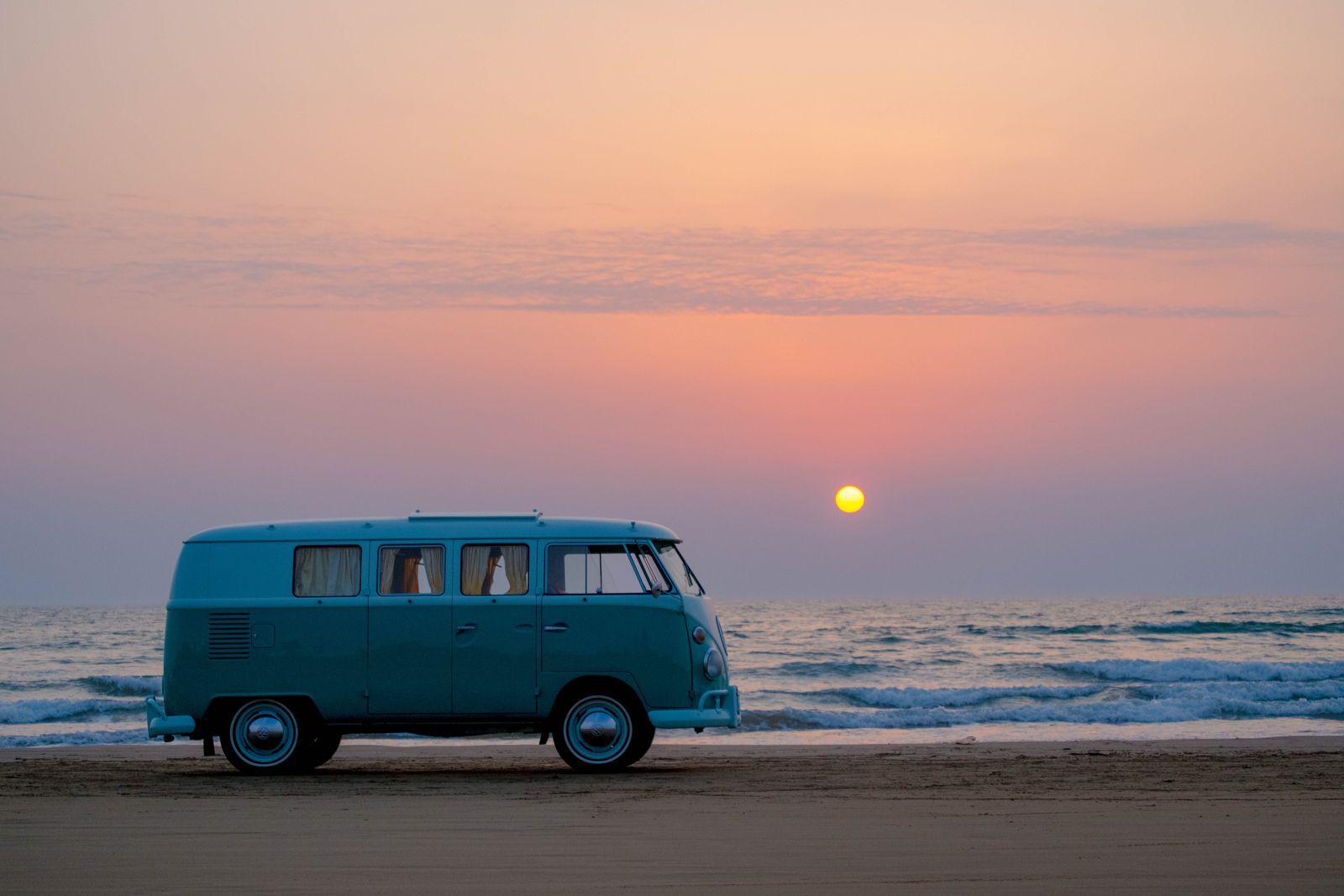 車走れる砂浜、浸食で存続危機 石川・能登半島 - 日本経済新聞