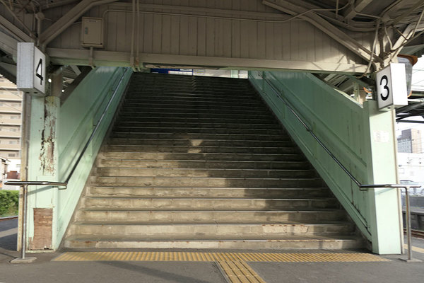 聖地巡礼 宇部新川駅 エヴァの世界を堪能できる！「エヴァンゲリオンスポット」 山口県