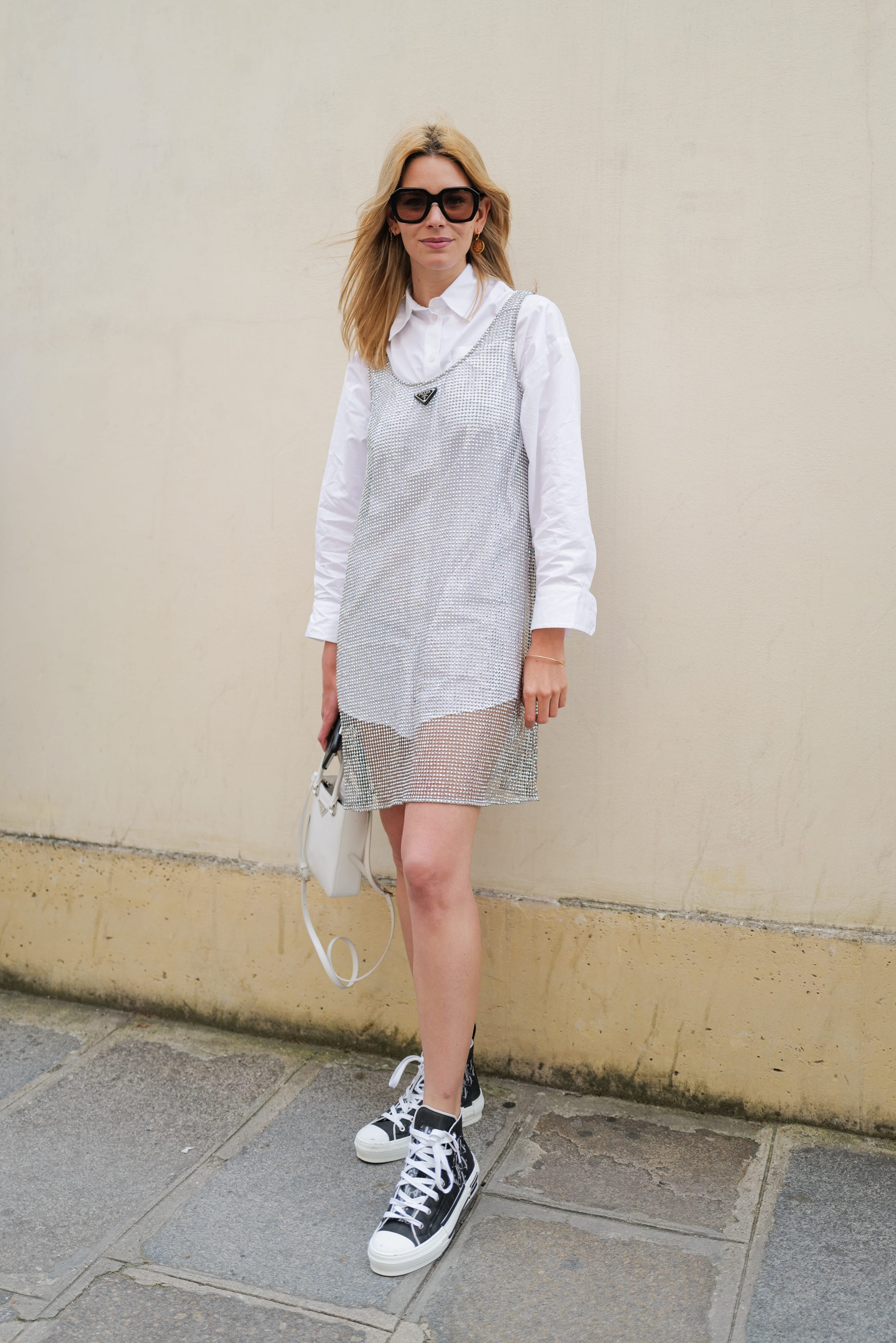 これさえあればいい！」 パリジェンヌの夏スタイルに欠かせない、8つのアイテムファッションELLEエル デジタル