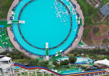 ハウステンボス。夏プール。娘の召使いな日々