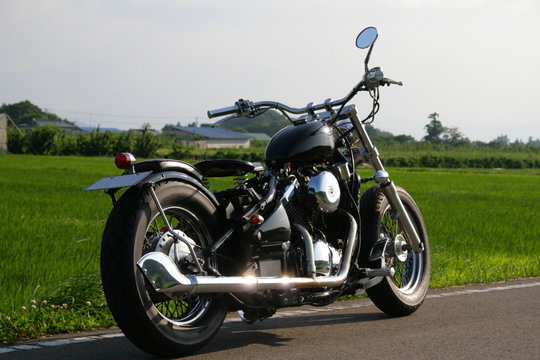 96,900点を超えるバイクのイラスト素材、ロイヤリティフリーのベクター素材グラフィックスとクリップアート - iStockオートバイ,