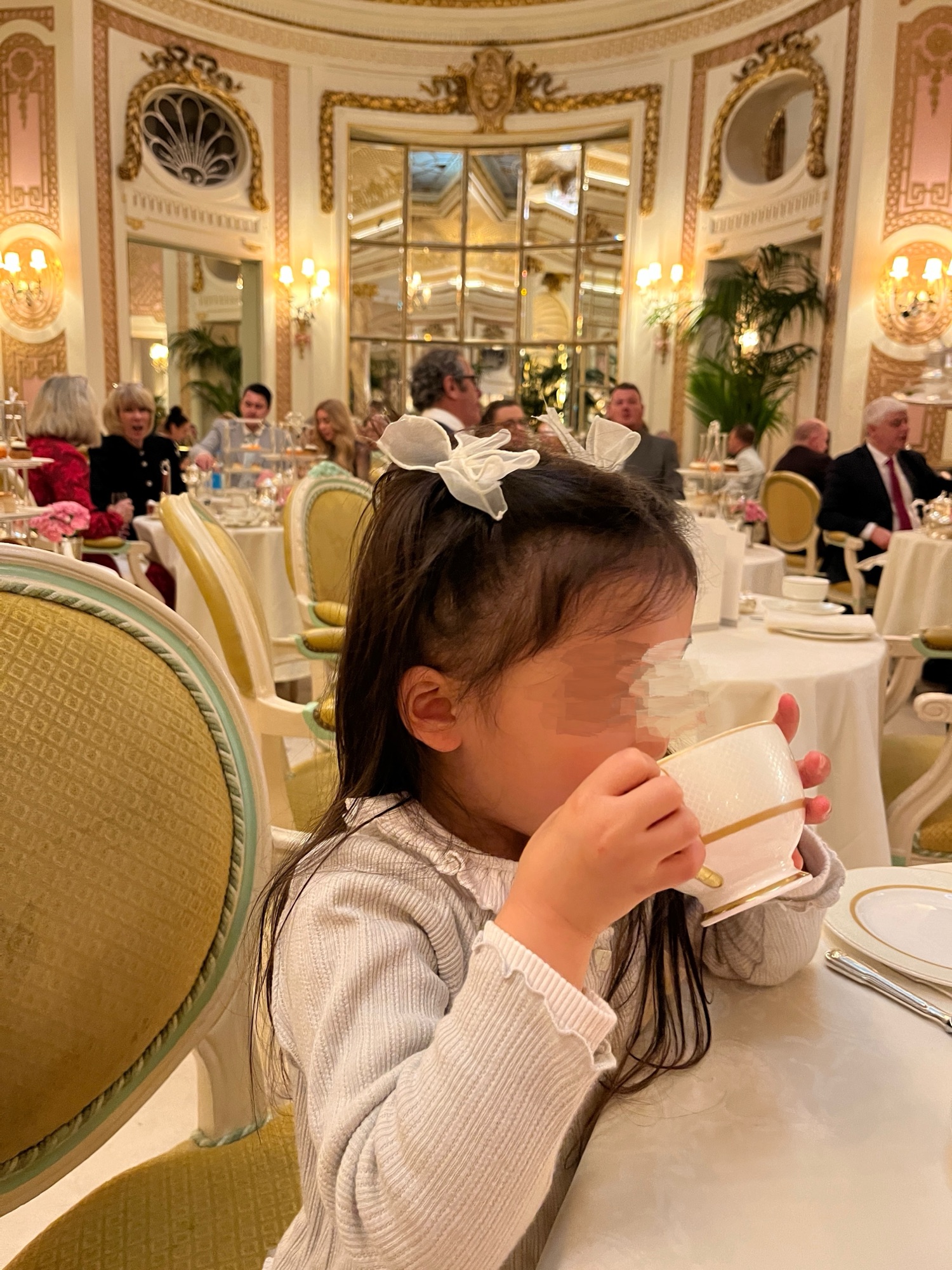 ロンドン五つ星ホテルの活用術 ～リッツで 2 千円ティータイム