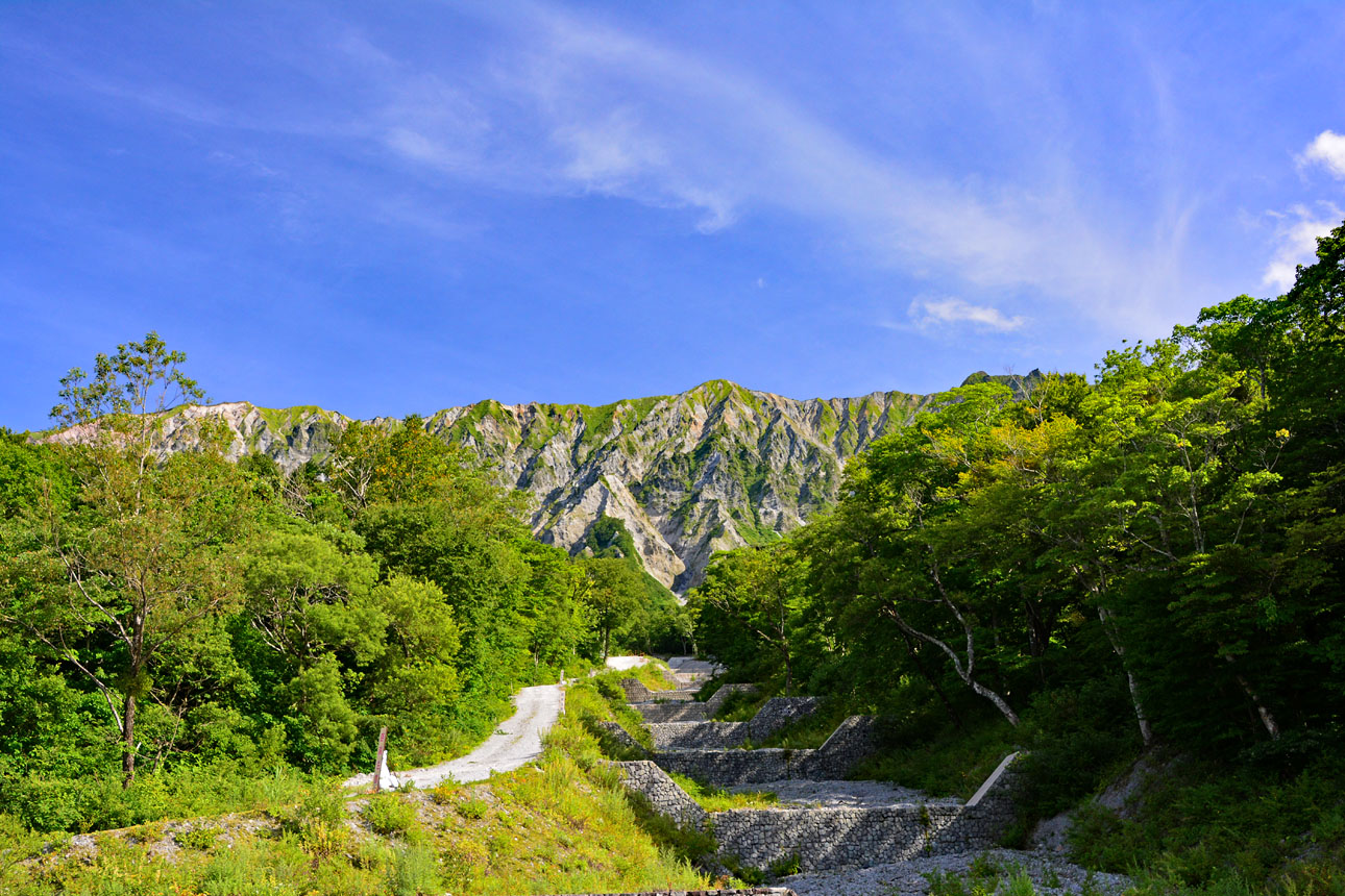 白い大きなアーチは春の足音 旧蒜山大山スカイラインの開通に向け除雪作業進む 岡山KSBニュースKSB瀬戸内海放送