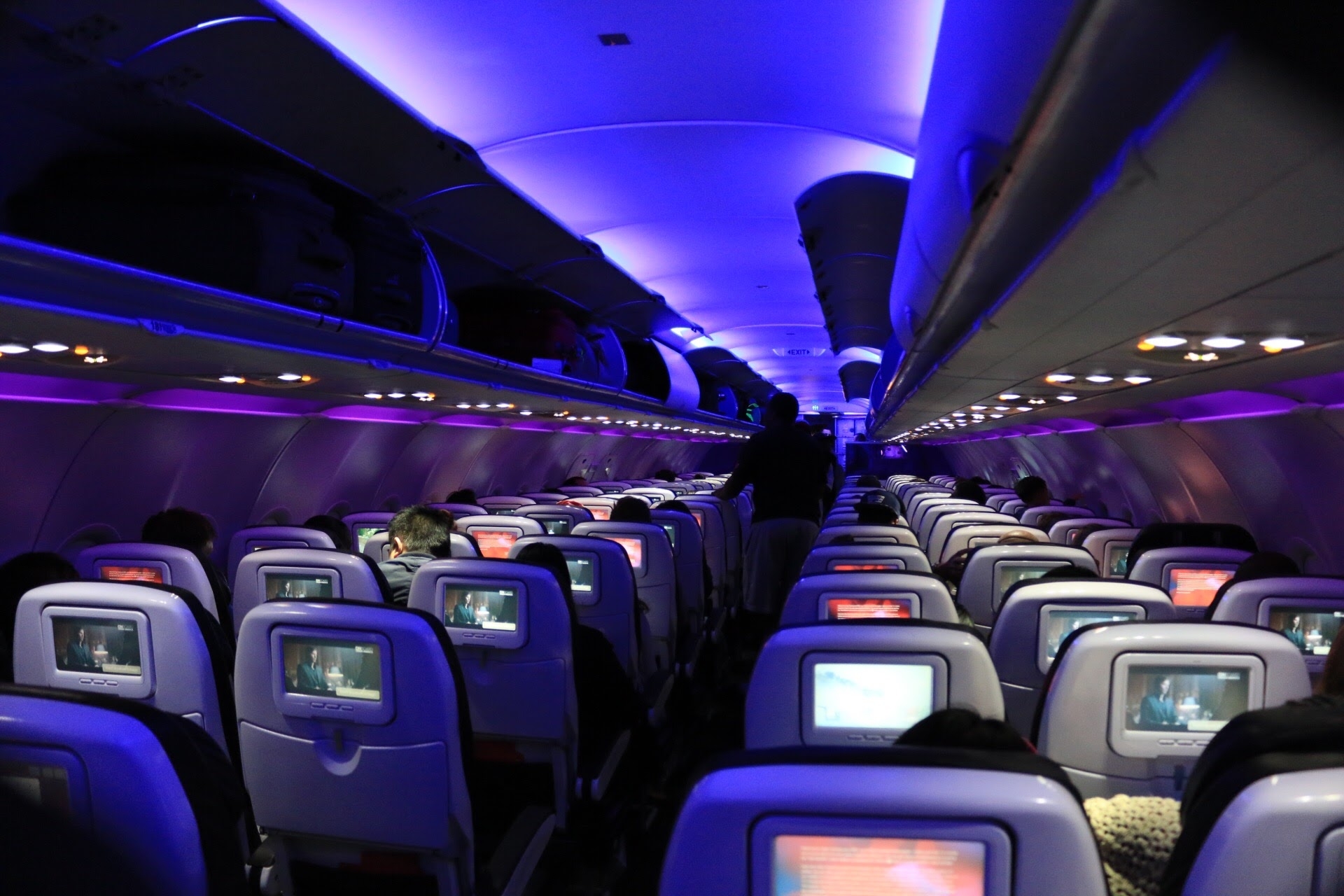 飛行機内でぐっすり眠った女性、目覚めると「信じられない光景」が目の前に 「最悪」「同じ経験ある」の声 海外ニューズウィーク日本版-Yahoo!ニュース