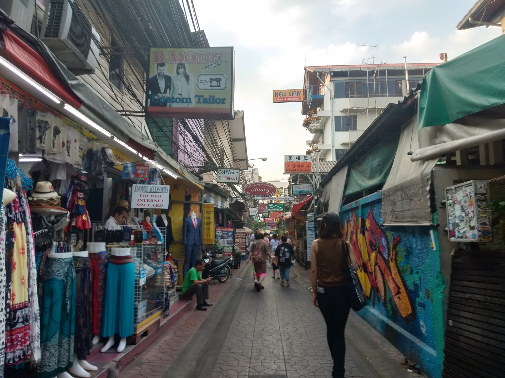 バンコクの水かけ祭りは夜のカオサン通りがすごく楽しい - なんとなくバンコクに移住してみました