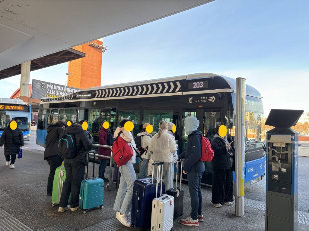 3,662 アトーチャ駅 Stock Photos, High-Res