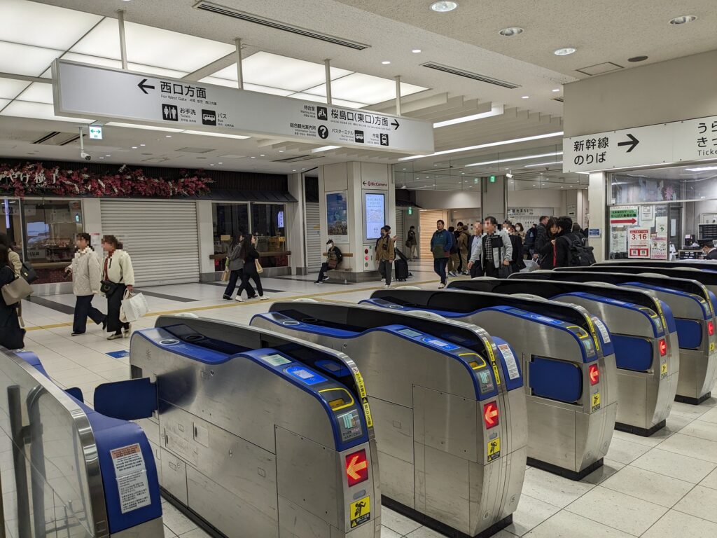 鹿児島中央駅 東22乗り場 : バス好きしゅうの、バスとともに過ごす日々