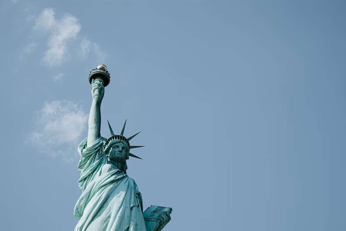 2025 自由の女神像の優先入場チケット オーディオガイド付き ツアー、提供元：Unique
