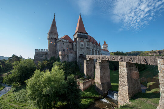 おとぎ話に出てくるようなプリンセスに憧れる女の子必見！ 究極にロマンチックな７０城をベストシーズンのビジュアルで紹介する『世界の美しいお城と宮殿』発売株式会社ワン・パブリッシングのプレスリリース