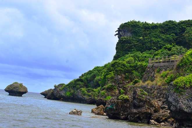 ウクの浜 海中道路から車で行ける宮城島の隠れ家ビーチOKITIVE