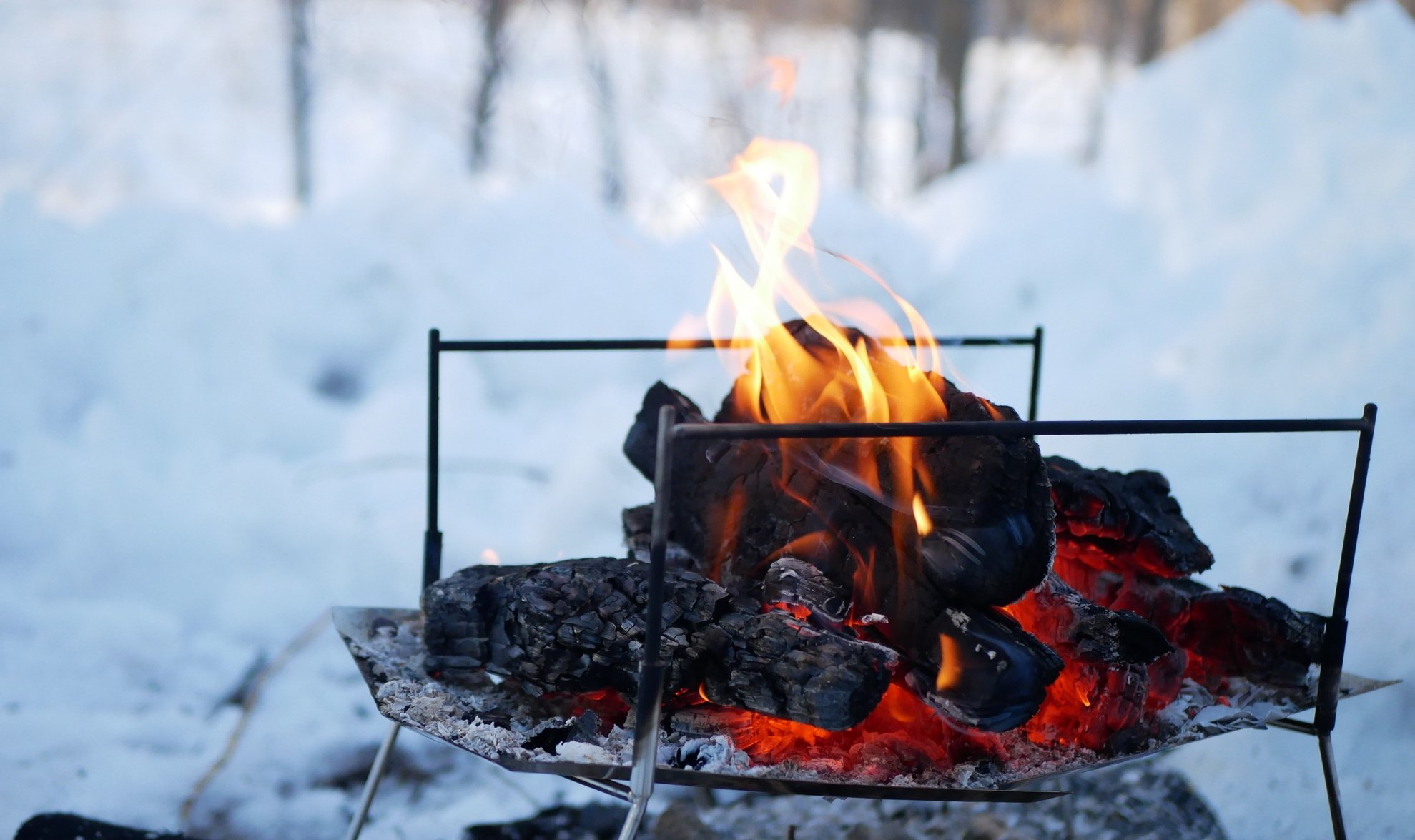 OUTDOOR BASE: UNIFLAME ユニフレーム冬はやっぱり鍋料理！冬キャンプ×焚き火鍋