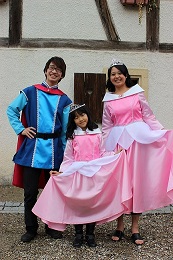 ドイツ衣装「ディアンドル」は⁡ 大人から子供まで大人気の民族衣装🎵⁡ ⁡