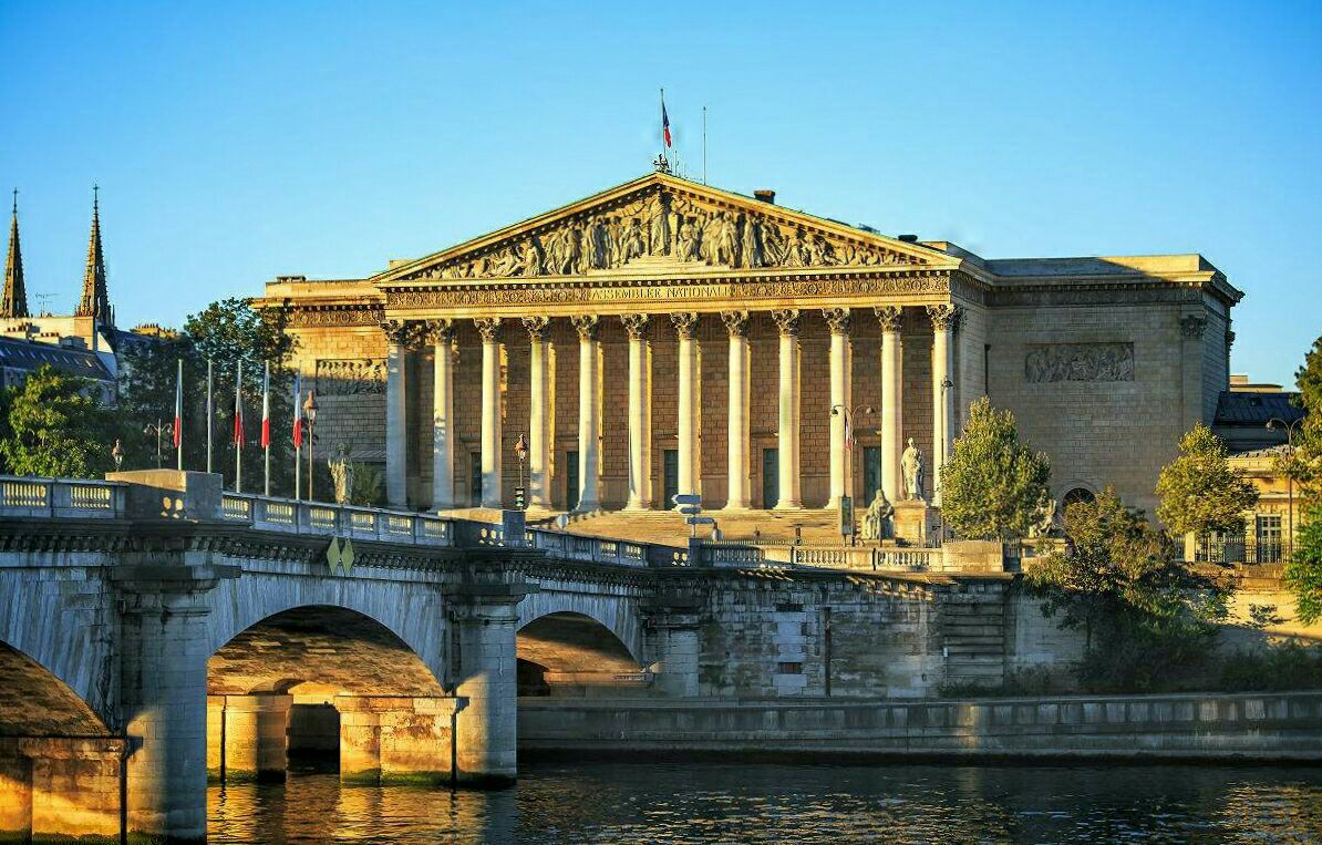 最新 ブルボン宮殿 -