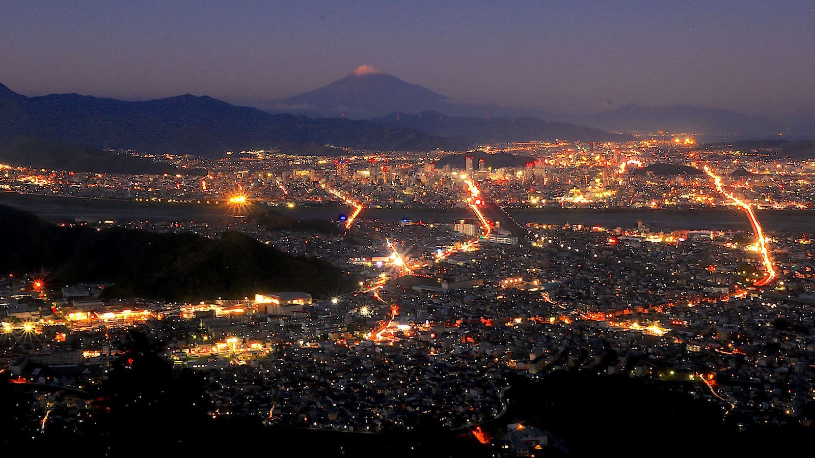 近場で始める「ナイトハイク」 ”好日山荘100名山”で楽しむ夜の山好日山荘マガジン