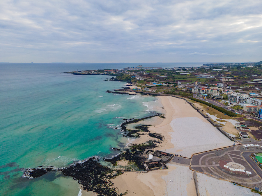 H.I.S. 済州島内東回り1日観光ツアー Aバージョン ＜城邑民俗村&城山日出峰観光含め昼食付き