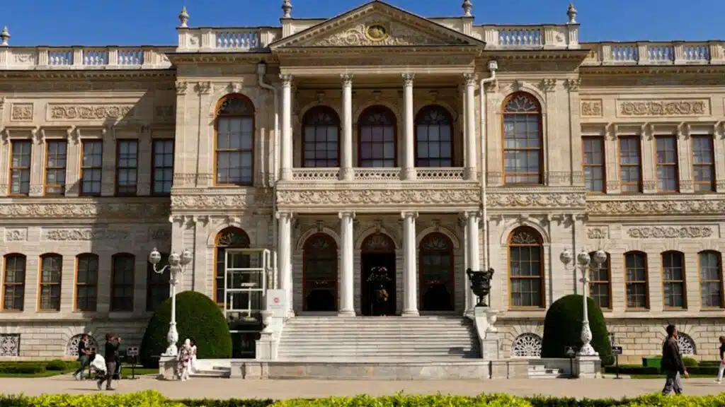 ガラタ塔、アヤソフィア、トプカピ、ドルマバフチェ宮殿GetYourGuide