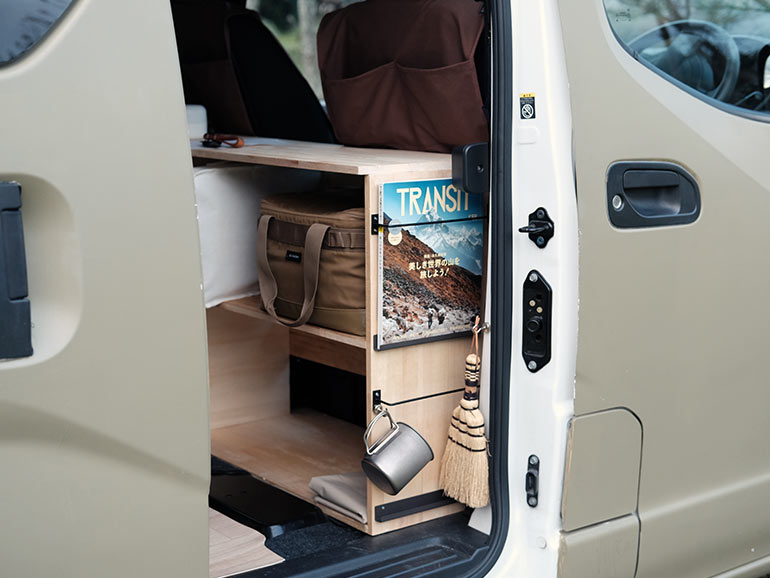 ハイエース ステップ収納DIY -