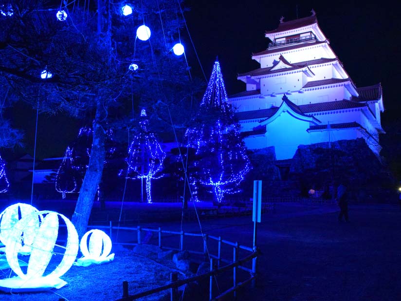 鶴ヶ城がカラフルに彩られた！ 会津若松市 鶴ヶ城プロジェクションマッピングはるか 2019ふくつぶ