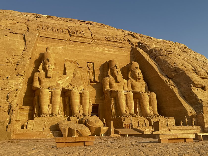 アブシンベル いつか行こうと思っていたエジプトヘ3 世界遺産の始まりアブシンベル神殿』アブ・シンベル