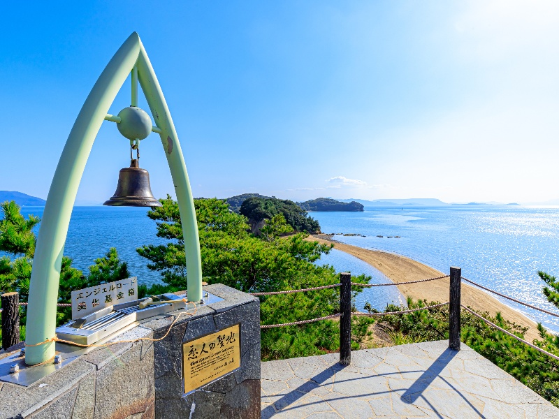 小豆島 南風台『希望の道』 有名なエンジェルロードのように 干潮時には 対岸に渡ることができる