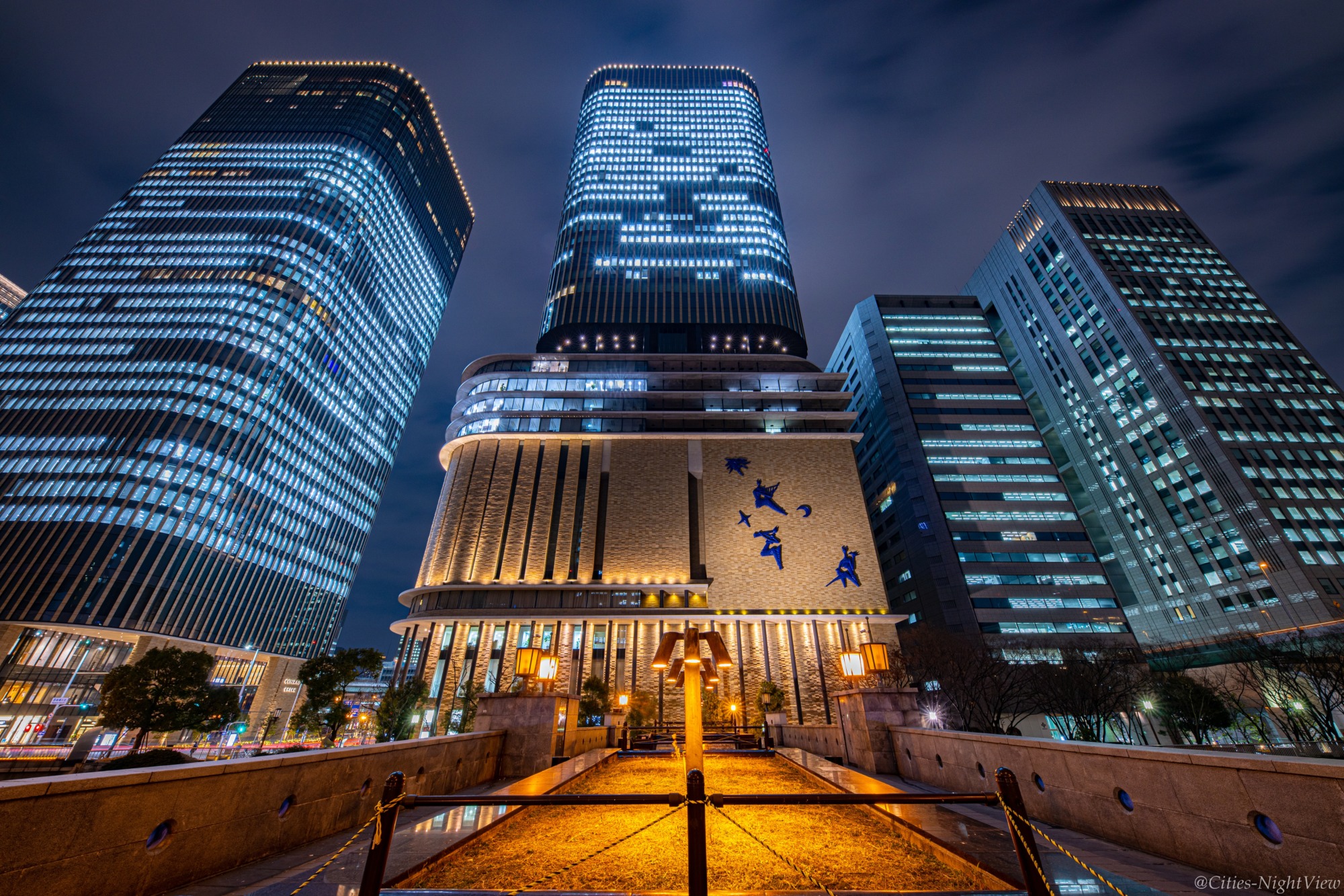 大阪駅前第３ビルからの夜景写真