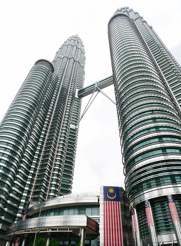 ペトロナスツインタワーの入場チケットを予約しよう！クアラルンプールの観光スポットで絶対見逃せない！funBooky