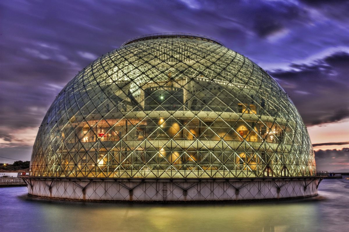 大阪万博:海に浮かぶ構造、かさむ電気代 「なにわの海の時空館」閉鎖１０年で維持費７０００万円 :