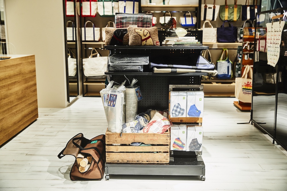 アウトドア用品のエイアンドエフ 渋谷に国内最大店をオープン繊研新聞