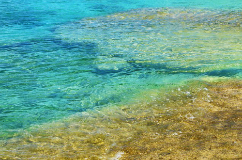 トンナハビーチ」はキャンプにBBQもできる天然の海。あっお魚さん沖縄の観光スポット・ビーチまとめサイト