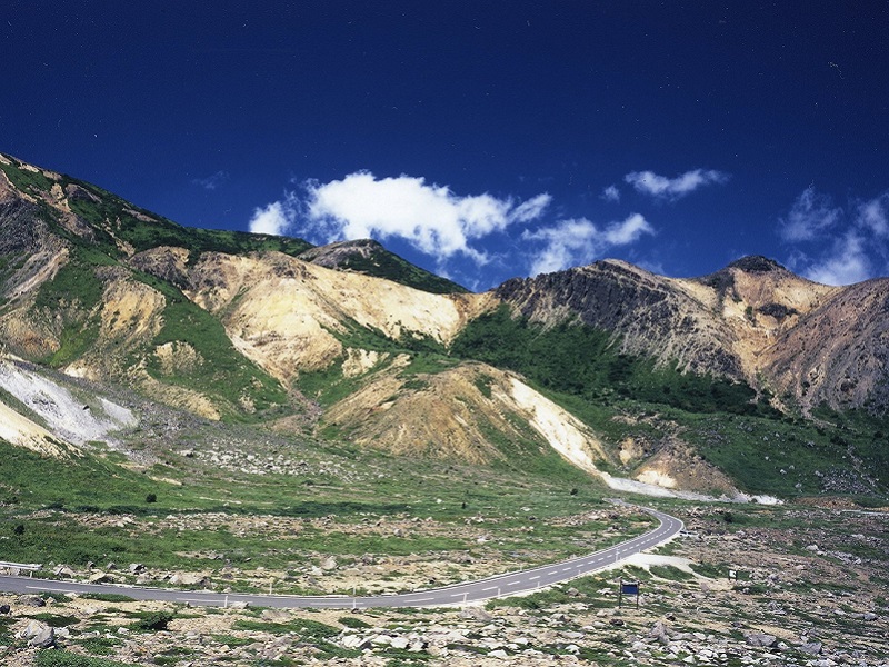 アバルトで走りたいドライブルート 異国の雰囲気を味わえる磐梯吾妻スカイライン 福島県ABARTH SCORPION MAGAZINE